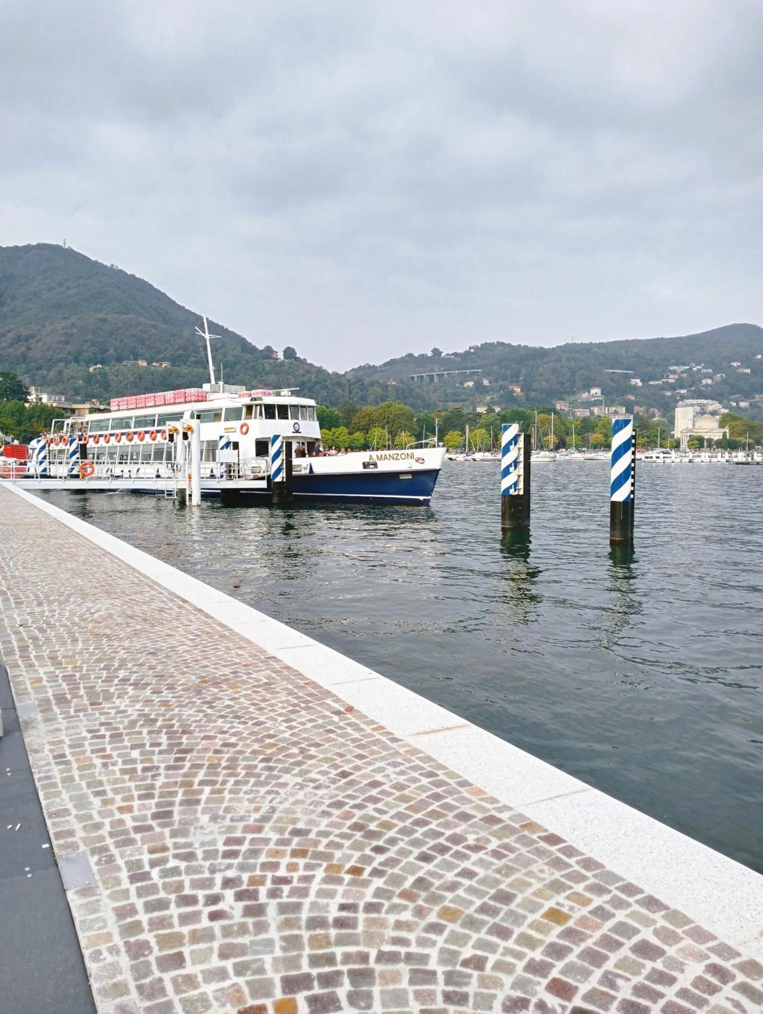 Elegant Beige Apartment - 5 Minutes From The Lake Como Eksteriør billede