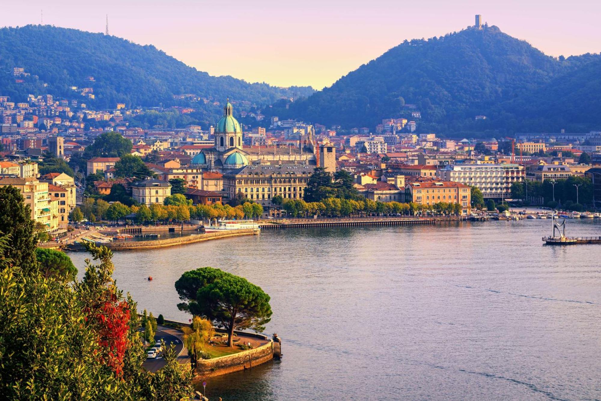 Elegant Beige Apartment - 5 Minutes From The Lake Como Eksteriør billede