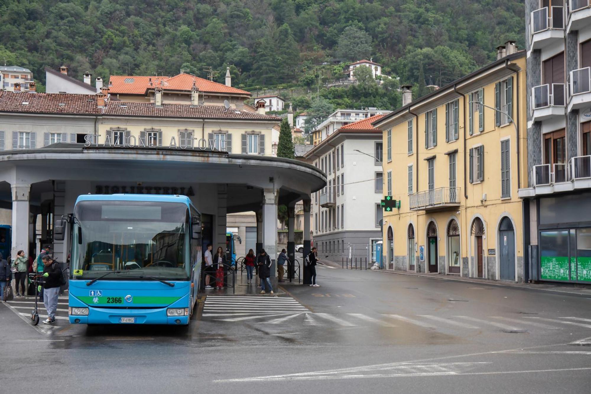 Elegant Beige Apartment - 5 Minutes From The Lake Como Eksteriør billede