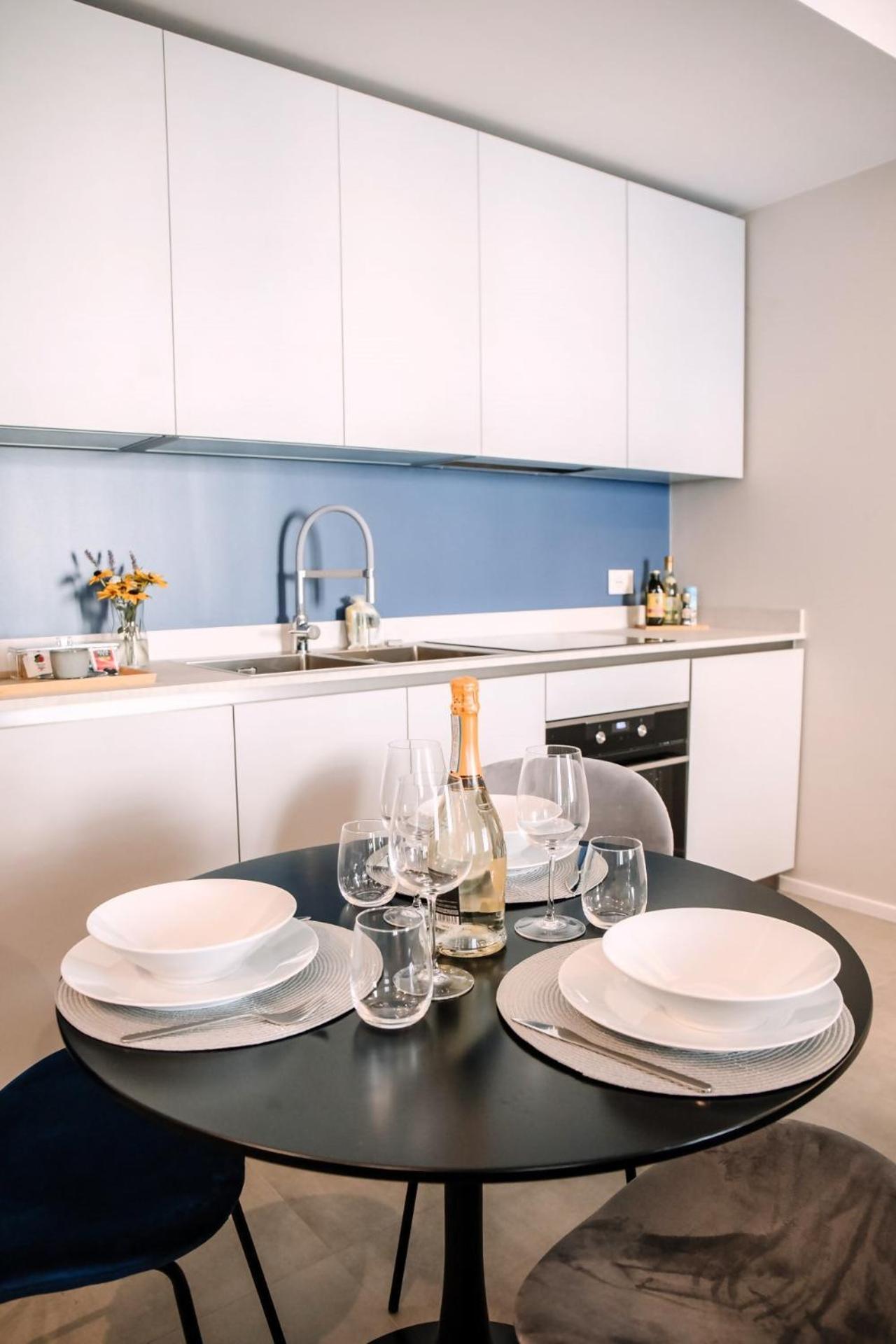 Elegant Beige Apartment - 5 Minutes From The Lake Como Eksteriør billede