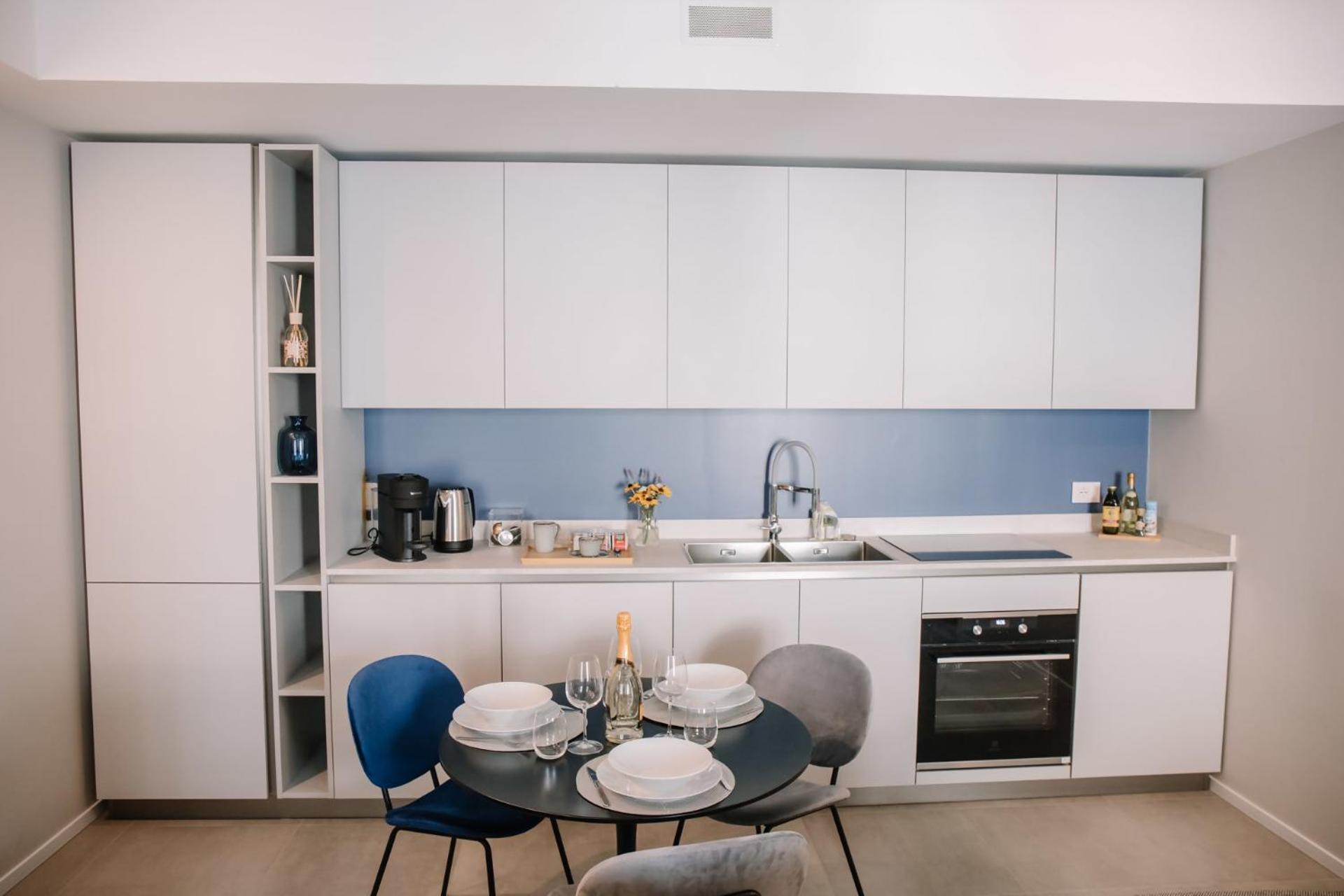 Elegant Beige Apartment - 5 Minutes From The Lake Como Eksteriør billede
